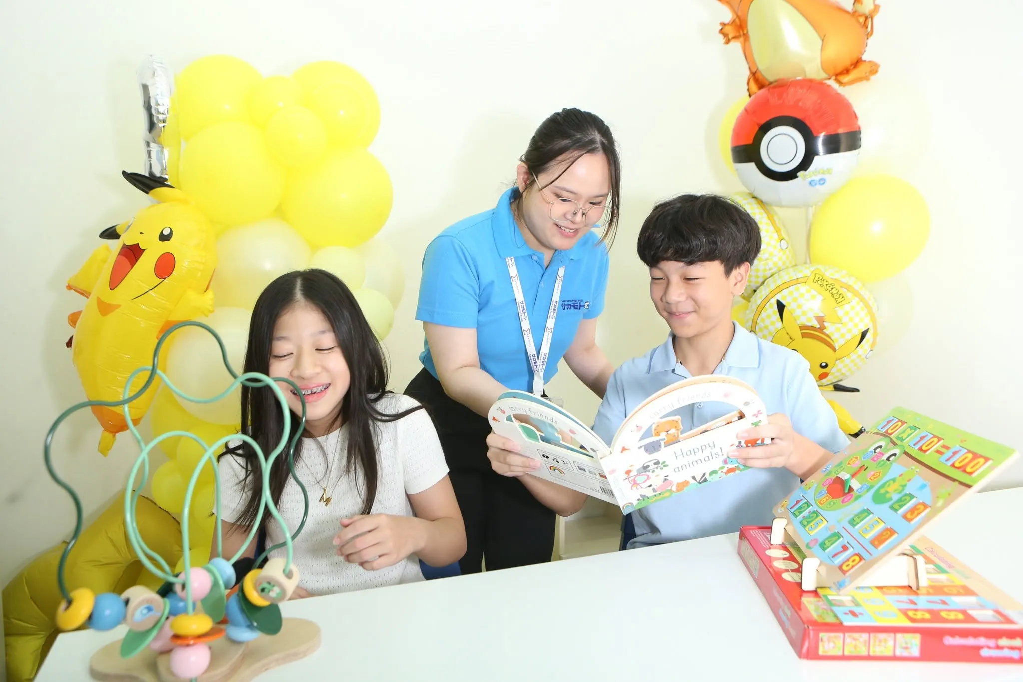 sakamoto-bangkok-children-hands-on-learning